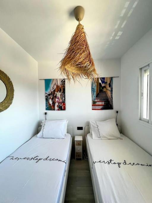 Nieuw: Horizonte, House By The Sea